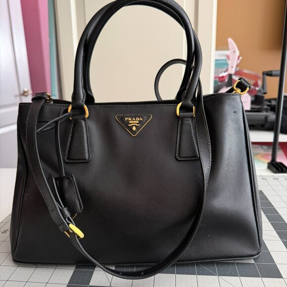 Authentic PRADA “Galleria” (Black) Medium Leather Bag Purse Handbag (GORGEOUS!) - Picture 2 of 16